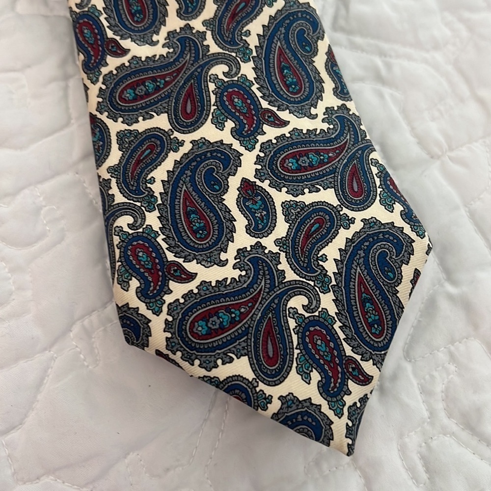 Don Loper Beverly Hills Italian Silk Paisley Tie Cream Blue Red Classic - Picture 3 of 5